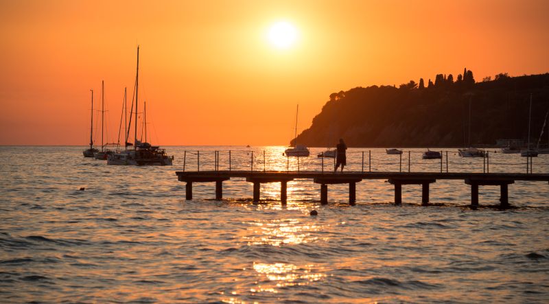 Costa Brava Beach Club Sunset-Party am Strand