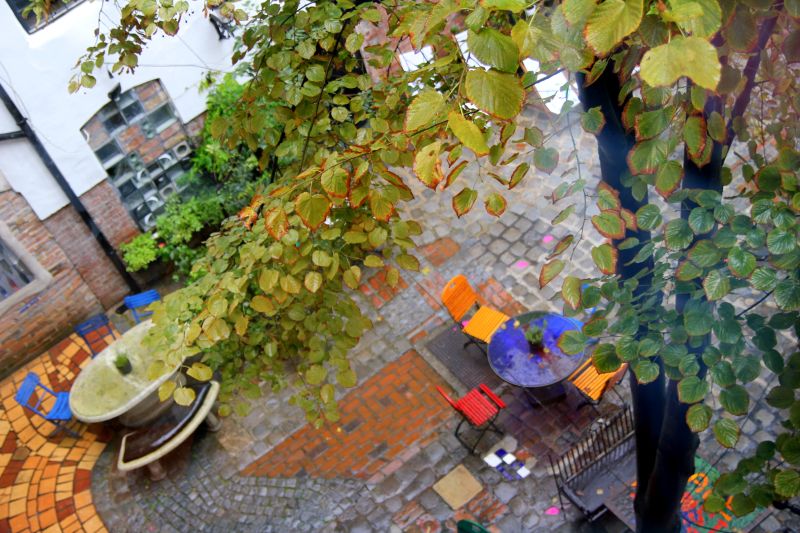 Temps de Flors Blumenfestival farbenfroher Innenhof in Girona
