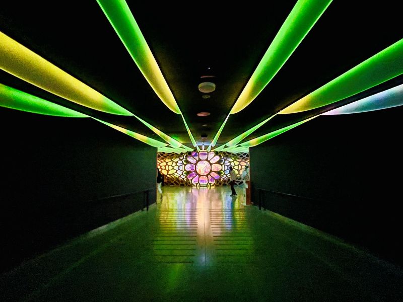 Underground Pulse Eingang mit roher Industrial-Atmosphäre